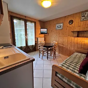 Riviera 2 4 Pers Skis Aux Pieds Appartement